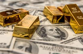 Το ισχυρό δολάριο οδήγησε τον χρυσό στη μεγαλύτερη ημερήσια πτώση εδώ και 2 μήνες