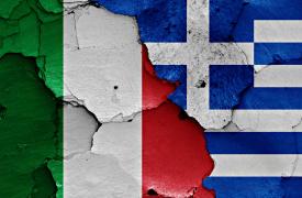 Γιατί «ξαφνικά» Ιταλία – Ελλάδα πουλάνε τραπεζικά πακέτα;