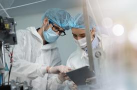 Δημόσιος και Ιδιωτικός τομέας, οι δύο πυλώνες του ΕΣΥ: Το πετυχημένο μοντέλο που έδωσε εξετάσεις την περίοδο της πανδημίας