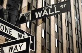 Wall Street: Μίνι ράλι και ελπίδες για τα επιτόκια έφερε η αγορά εργασίας