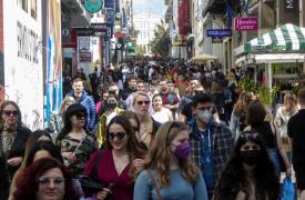 Εορταστικό ωράριο: Πότε ξεκινά – Πώς θα λειτουργήσουν τα καταστήματα