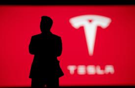 «Σύννεφα» στην Tesla: Κάτω από τις εκτιμήσεις κέρδη και έσοδα στο α' τρίμηνο