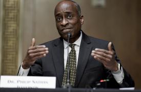 Τζέφερσον: Οι κίνδυνοι για την ανεργία έχουν αυξηθεί, αλλά η Fed πρέπει να κινηθεί «αργά»