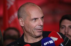 Βαρουφάκης: Πόρτα-πόρτα από απόψε