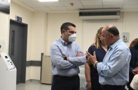 Τσίπρας από Λαϊκό Νοσοκομείο: «Βιώνουμε μέρες κατάρρευσης του ΕΣΥ»