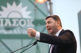 ΠΑΣΟΚ: «Ο κ. Μαρινάκης ομολόγησε πως η κυβέρνηση είναι πίσω από τη στοχοποιήση του προέδρου»