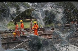 Ινδία: Εντοπίστηκαν τα αίτια και οι «υπεύθυνοι» της σιδηροδρομικής τραγωδίας