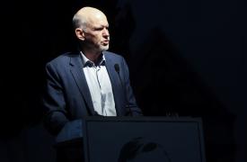 Παπανδρέου: Πολλοί οι πολέμιοι της Δημοκρατίας - Να εξανθρωπίσουμε την παγκοσμιοποίηση