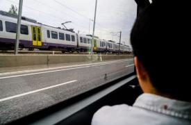 Προαστιακός: Συρμός με 300 επιβάτες ακινητοποιήθηκε για 83 λεπτά στον Ασπρόπυργο λόγω βλάβης