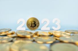 Bitcoin: Ξεπέρασε τα 43.000 δολ. για πρώτη φορά από τον Απρίλιο του 2022 - «Άλμα» 160% το 2023
