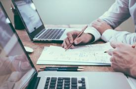 ΓΓΕΕ: Νέες υποχρεώσεις διαφάνειας στην κρατική διαφήμιση για τους φορείς του Δημοσίου