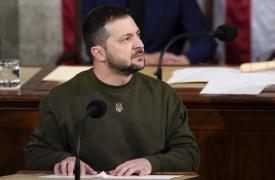 Ο Ζελένσκι στη Ουάσινγκτον για να διασφαλίσει νέα αμερικανική βοήθεια