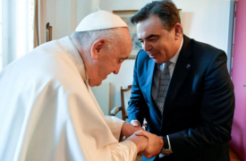 Συνάντηση Σχοινά με Πάπα Φραγκίσκο για μεταναστευτικό και Μεσόγειο