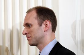 Γκούλσμπι (Fed): Εξηγεί γιατί ψήφισε «παύση»... αλλά είναι από τους πιο αισιόδοξους για μειώσεις επιτοκίων το 2026