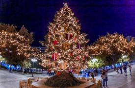 Πρεμιέρα για το εορταστικό ωράριο - Ανοικτά τα καταστήματα 17, 24, 31 Δεκεμβρίου