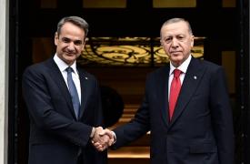 Μητσοτάκης: Έφτασε στην Άγκυρα για τη συνάντηση με Ερντογάν – Αναμένεται να υπογραφούν δυο νέες συμφωνίες