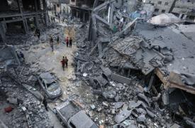 Αξιωματούχος των Ηνωμένων Εθνών δηλώνει «συγκλονισμένος» από τους θανάτους Παλαιστινίων στη Γάζα κατά τη μεταφορά βοήθειας