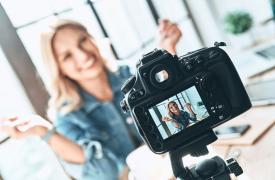 ΕΚΠΟΙΖΩ: Ευρωπαϊκή έρευνα για τους influencers στα τρόφιμα και τη γρήγορη μόδα