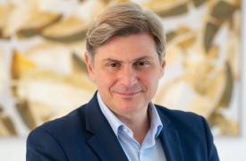 Στο ΠΑΣΟΚ ο Νικόλας Φαραντούρης: «Ενώνω τη φωνή μου για διαφάνεια και πολιτική αλλαγή»