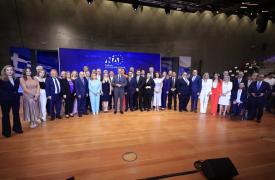Λαμπερή εκδήλωση, λαμπερά πρόσωπα στο ευρωψηφοδέλτιο της ΝΔ - Από κοντά κι ο ΣΥΡΙΖΑ
