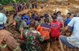 Σχεδόν 800 νεκροί από τις πλημμύρες σε Ινδονησία, Μαλαισία και Ταϊλάνδη