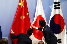 Κίνα, Ιαπωνία και Ν. Κορέα πραγματοποιούν την πρώτη σύνοδο κορυφής τους εδώ και πάνω από τέσσερα χρόνια