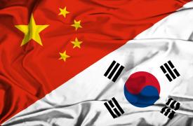 Ο Νοτιοκορεάτης πρόεδρος και ο Κινέζος πρωθυπουργός συμφώνησαν να ξεκινήσουν διπλωματικό διάλογο και διάλογο για θέματα ασφαλείας