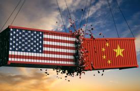 Alpha Bank: Πώς θα επηρεαστεί η Ευρώπη από τους νέους δασμούς των ΗΠΑ στις κινέζικες εισαγωγές