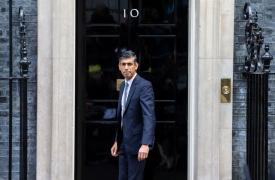 Βρετανία: Ο πρωθυπουργός Σούνακ ανακοίνωσε υποχρεωτική θητεία για τους 18χρονους αν εκλεγούν οι Τόρις στις εκλογές