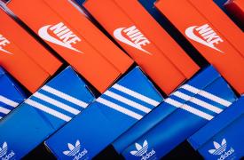 «Τριγμοί» στους κολοσσούς των αθλητικών ειδών - Η «βουτιά» 10% της Nike παρασέρνει την Puma