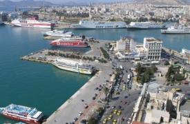 Έφοδος στο Γ' Τελωνείο Πειραιά από το Εσωτερικών Υποθέσεων - Οκτώ συλλήψεις, κατασχέθηκαν 4,5 εκατ.