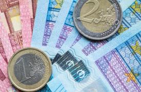 ΔΕΘ - Αυξήσεις μισθών: Από τον Οκτώβριο στους ενστόλους, τον Ιανουάριο στους συνταξιούχους και τον Απρίλιο στο Δημόσιο