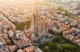 Διπλασιάζεται ο τουριστικός φόρος στη Βαρκελώνη - Έως 15 ευρώ τη βραδιά