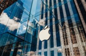 Apple: Στα 95,4 δισ. δολάρια τα έσοδα β' τριμήνου - Καθαρά κέρδη 1,65 δολάρια ανά μετοχή