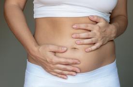 Τι μπορεί να προκαλεί καούρες στο στομάχι, ακόμα κι αν ακολουθούμε μια ισορροπημένη διατροφή