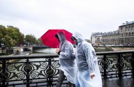 Γαλλία: Η χώρα καταγράφει ρεκόρ 35 συνεχόμενων ημερών βροχοπτώσεων