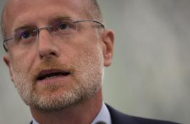 ΗΠΑ: Η κυβέρνηση απειλεί ΜΜΕ με αφαίρεση αδειών λόγω ψευδών ειδήσεων για τον πόλεμο με το Ιράν