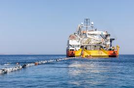 ΑΔΜΗΕ: Πώς προχωρούν τα εγχώρια έργα – Εντός 2025 η ολοκλήρωση της διασύνδεσης Σαντορίνη-Νάξος