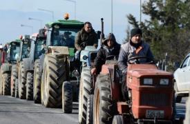Θεσσαλία: Τα τρακτέρ βγήκαν στους δρόμους - Οι αγρότες αρχίζουν τα μπλόκα