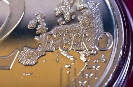 Σε σημείο καμπής το Ταμείο Ανάκαμψης - Πώς ανακατεύεται η τράπουλα για τις επιδοτήσεις των 18 δισ. ευρώ