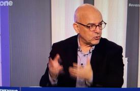 Πόθεν το υπερπλεόνασμα; «Από τότε που υπάρχει το Πολιτικό Κέντρο το ΠΑΣΟΚ έχασε 10 μονάδες»