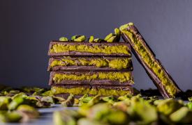 Το αρνί το Πάσχα, το ελαιόλαδο και η Dubai Chocolate - Βίοι παράλληλοι!