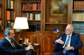 Επικοινωνία Τασούλα με Μητσοτάκη και Χριστοδουλίδη για τις εξελίξεις στη Μέση Ανατολή