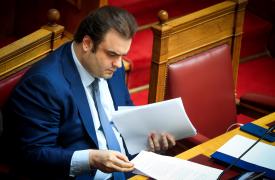 Παρέμβαση Πιερρακάκη στη Βουλή: Είστε συκοφάντες, τοξικοί και αδιάβαστοι