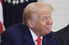 Bloomberg: Η ωραιοποίηση της οικονομικής πραγματικότητας απ' τον Τραμπ δεν θα αποδώσει