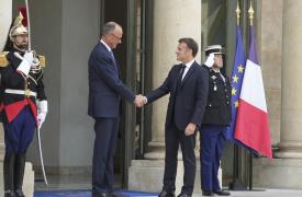 Le Figaro: Οι ελπίδες για αναθέρμανση σχέσεων Γαλλίας-Γερμανίας μετά την εκλογή Μερτς δεν επαληθεύθηκαν