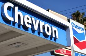 «Ψαλιδίζει» τα buybacks στο β' τρίμηνο η Chevron