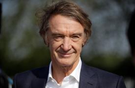 Συγγνώμη για την «αποικία μεταναστών» ζήτησε ο Τζιμ Ράτκλιφ