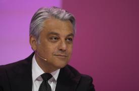 Από το αυτοκίνητο στη μόδα: Παραίτηση έκπληξη του CEO της Renault, Λούκα Ντε Μέο - Θα ηγηθεί της Kering