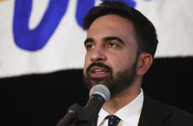 Μαμντάνι: Η αστραπιαία άνοδος και στο βάθος ο Τραμπ